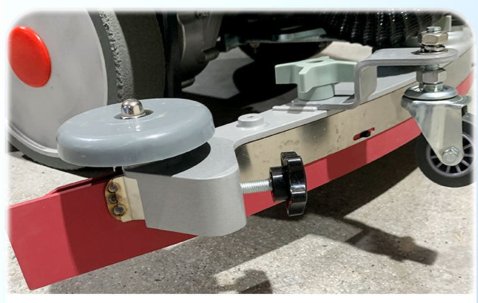 How to choose the water absorbing rubber strip for a fully automatic floor scrubber