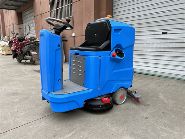 How to choose a floor scrubber for shopping malls