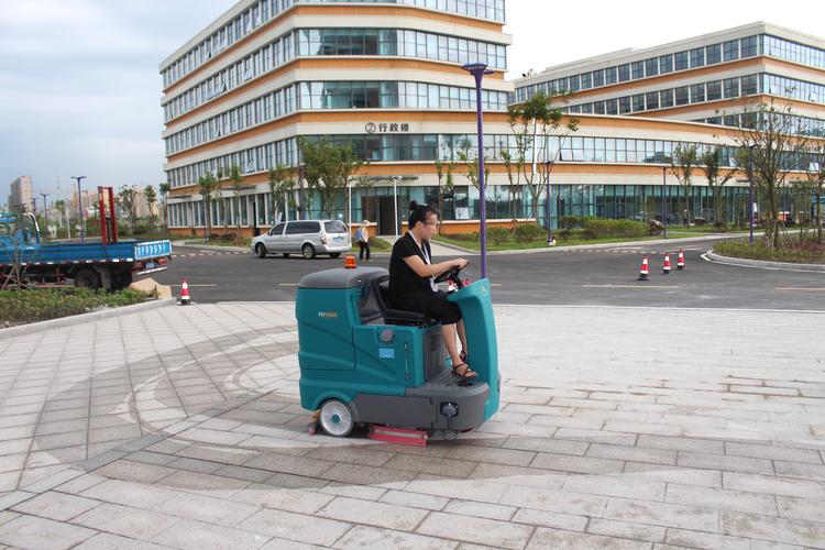 Scope of application of driving floor scrubber