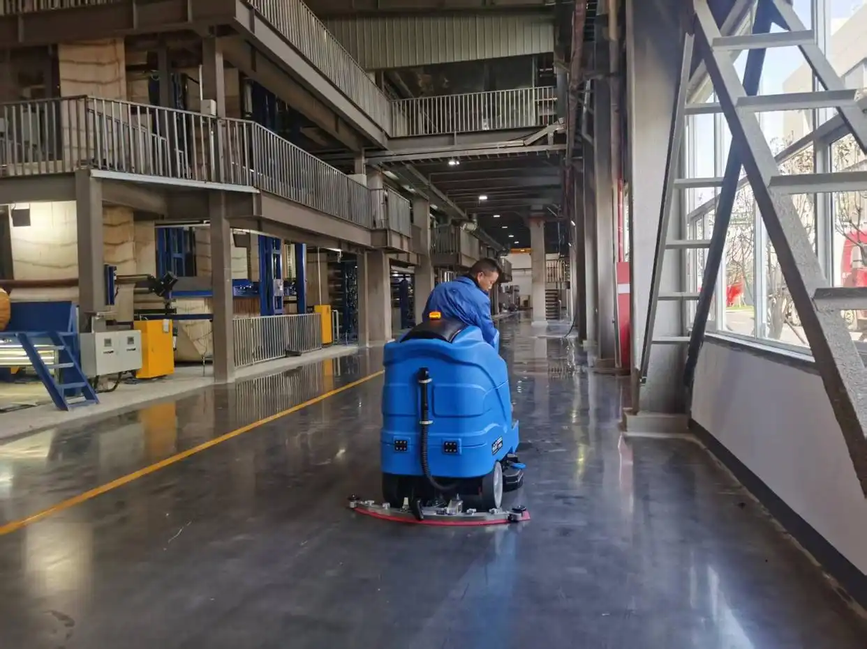 ZSmart industrial floor scrubber is easy to operate